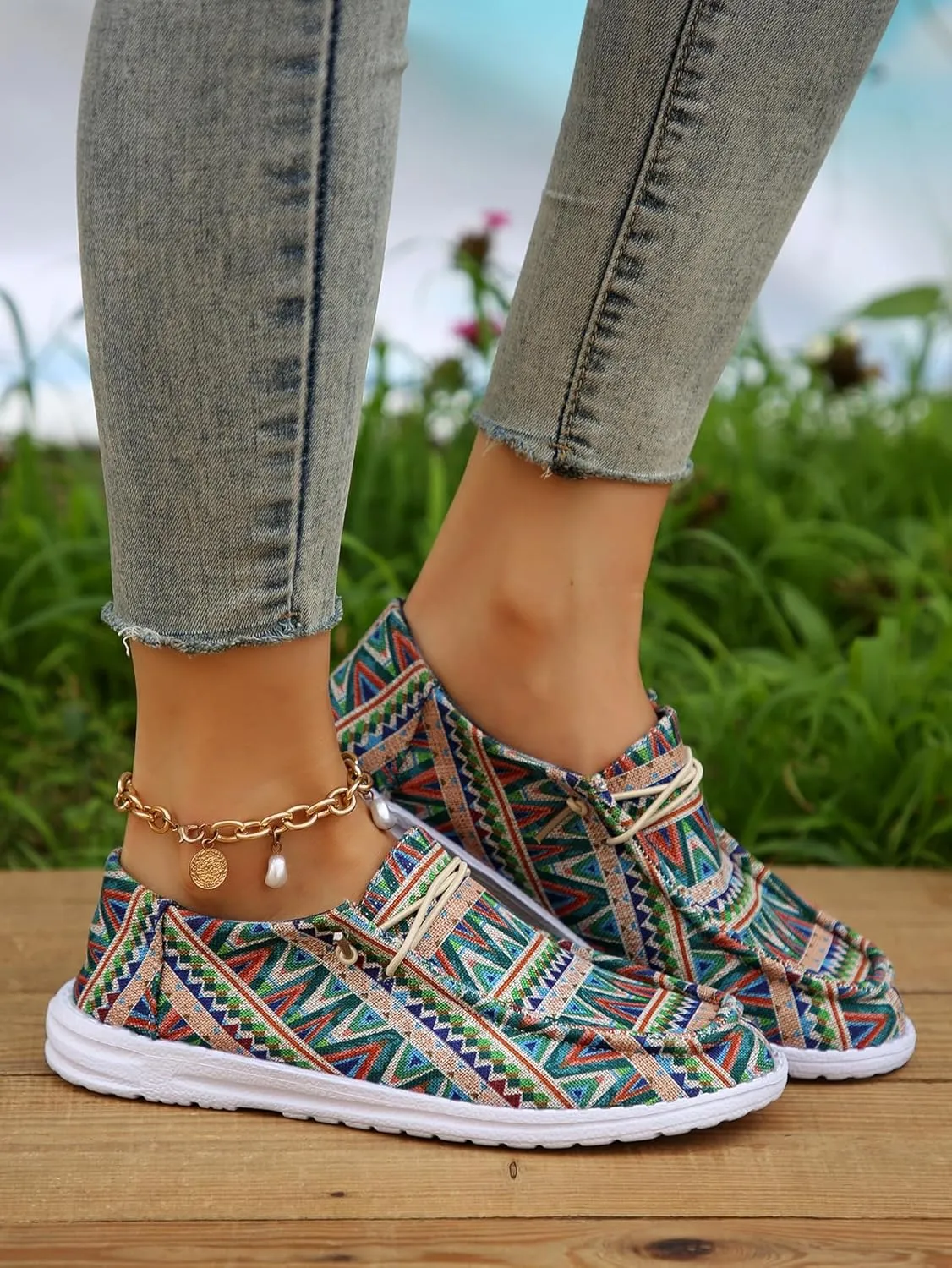 Colorful Geometric-Patterned Loafers for Men & Women ?C Lightweight, Breathable, Non-Slip Casual Shoes with Ethnic Design ?C Perfect for Daily Outings & Strolls