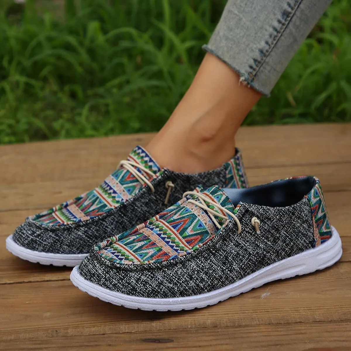 Colorful Geometric-Patterned Loafers for Men & Women ?C Lightweight, Breathable, Non-Slip Casual Shoes with Ethnic Design ?C Perfect for Daily Outings & Strolls