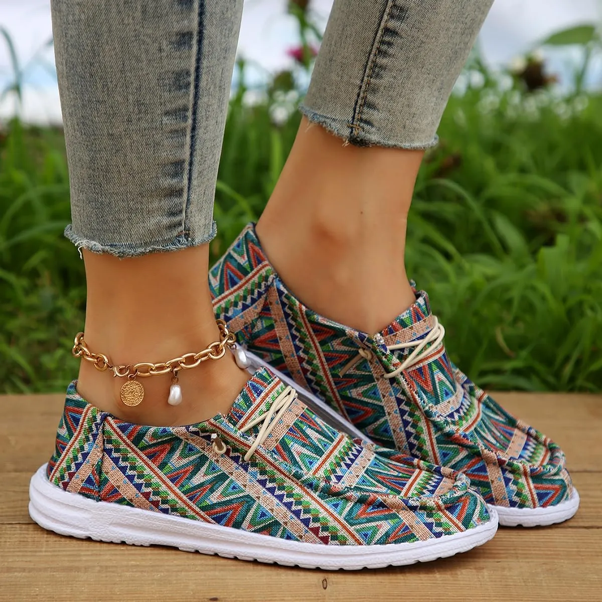 Colorful Geometric-Patterned Loafers for Men & Women ?C Lightweight, Breathable, Non-Slip Casual Shoes with Ethnic Design ?C Perfect for Daily Outings & Strolls