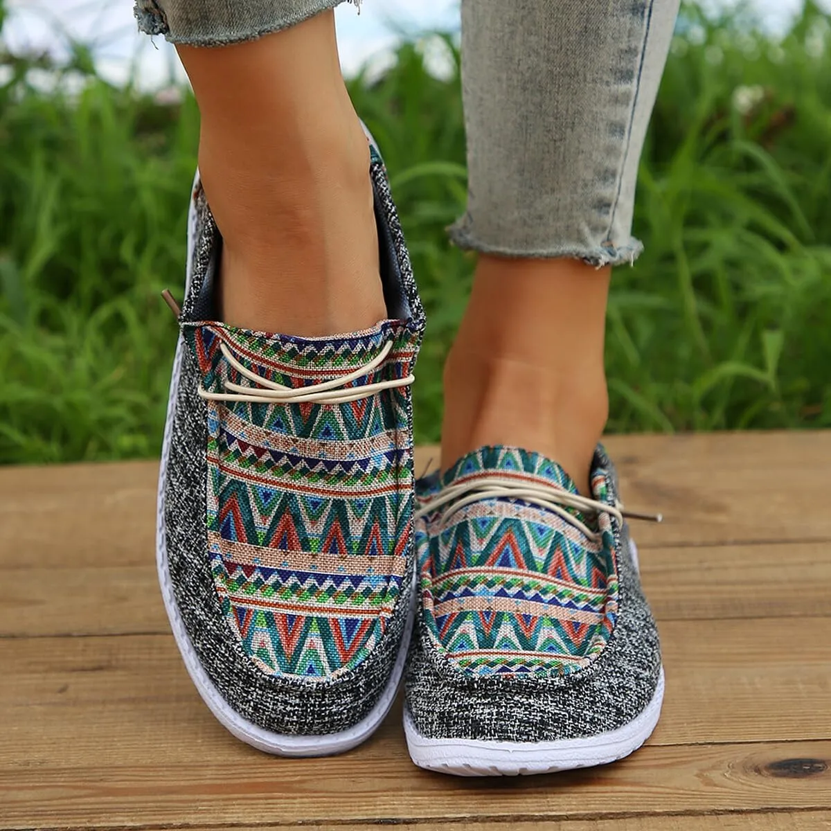 Colorful Geometric-Patterned Loafers for Men & Women ?C Lightweight, Breathable, Non-Slip Casual Shoes with Ethnic Design ?C Perfect for Daily Outings & Strolls