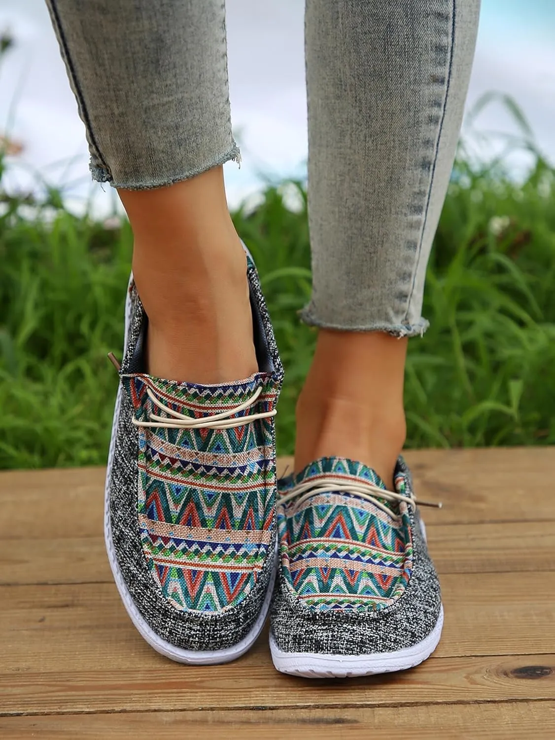 Colorful Geometric-Patterned Loafers for Men & Women ?C Lightweight, Breathable, Non-Slip Casual Shoes with Ethnic Design ?C Perfect for Daily Outings & Strolls