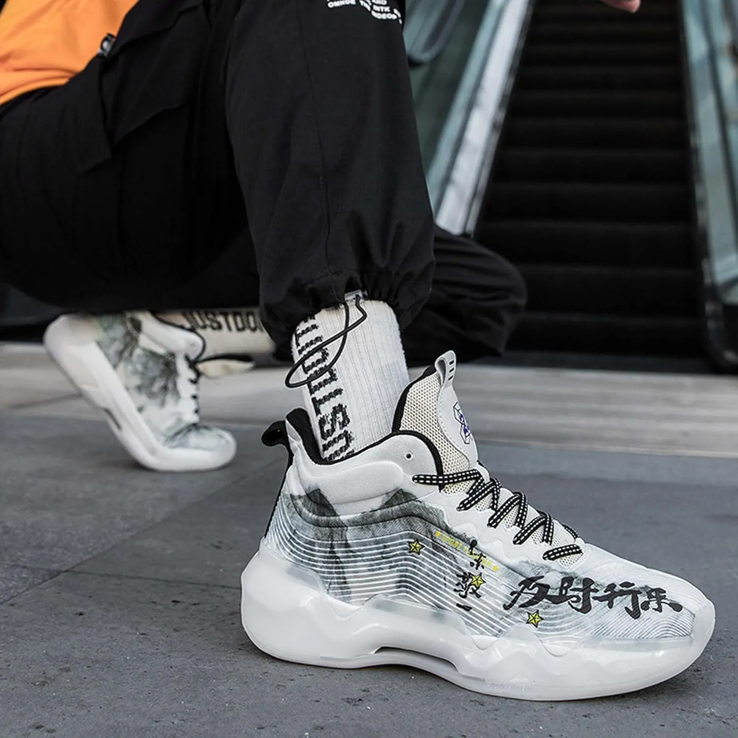 Mens and Womens Mid Top Lace Up Basketball Sneakers Comfortable and Breathable Running Shoes Anti Slip and Wear Resistant Walking Shoes Couple Park Walking Shoes Fitness Training Shoes