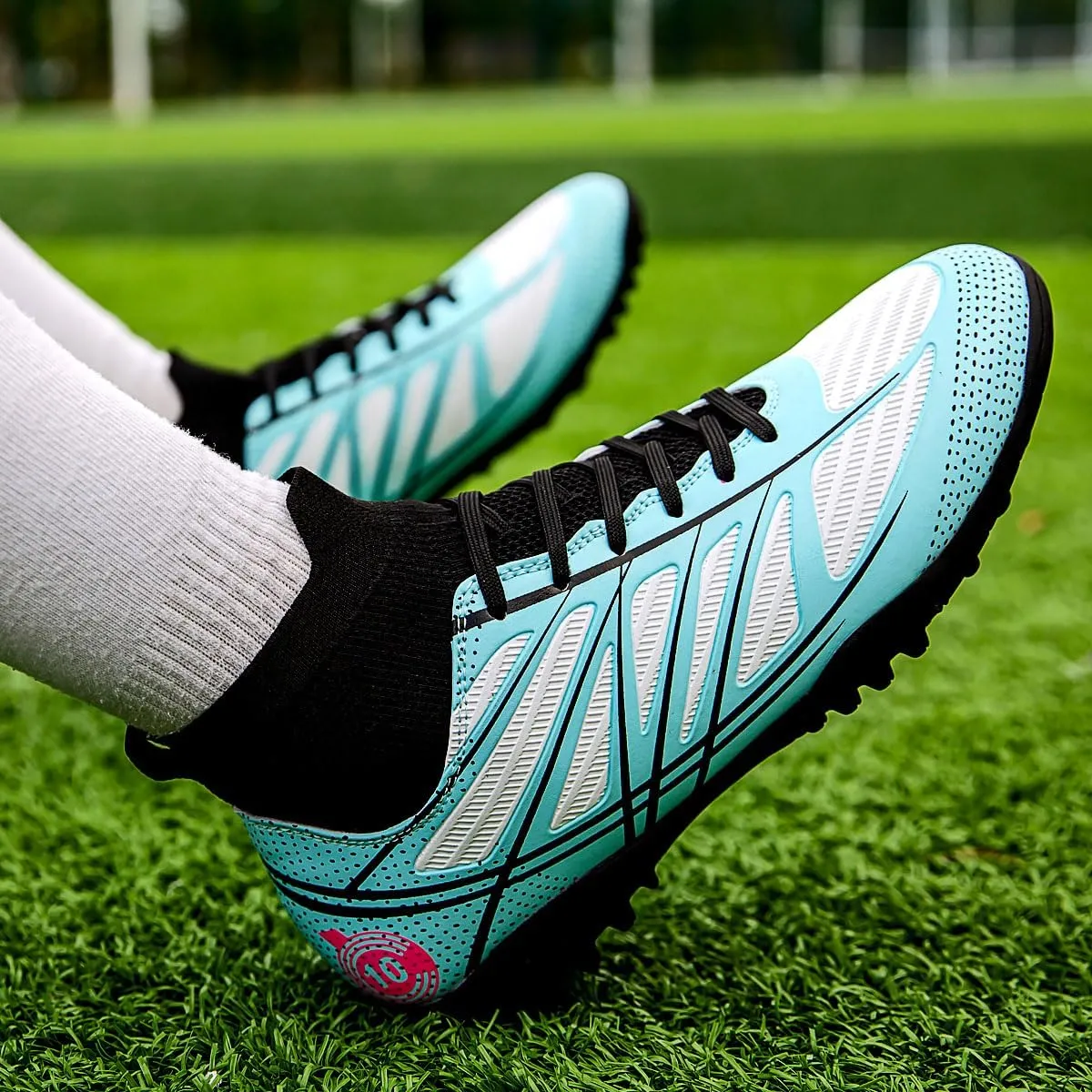Men's Anti Slip and wear-Resistant Soccer Shoes, Outdoor Lightweight high top Training Football Shoes.