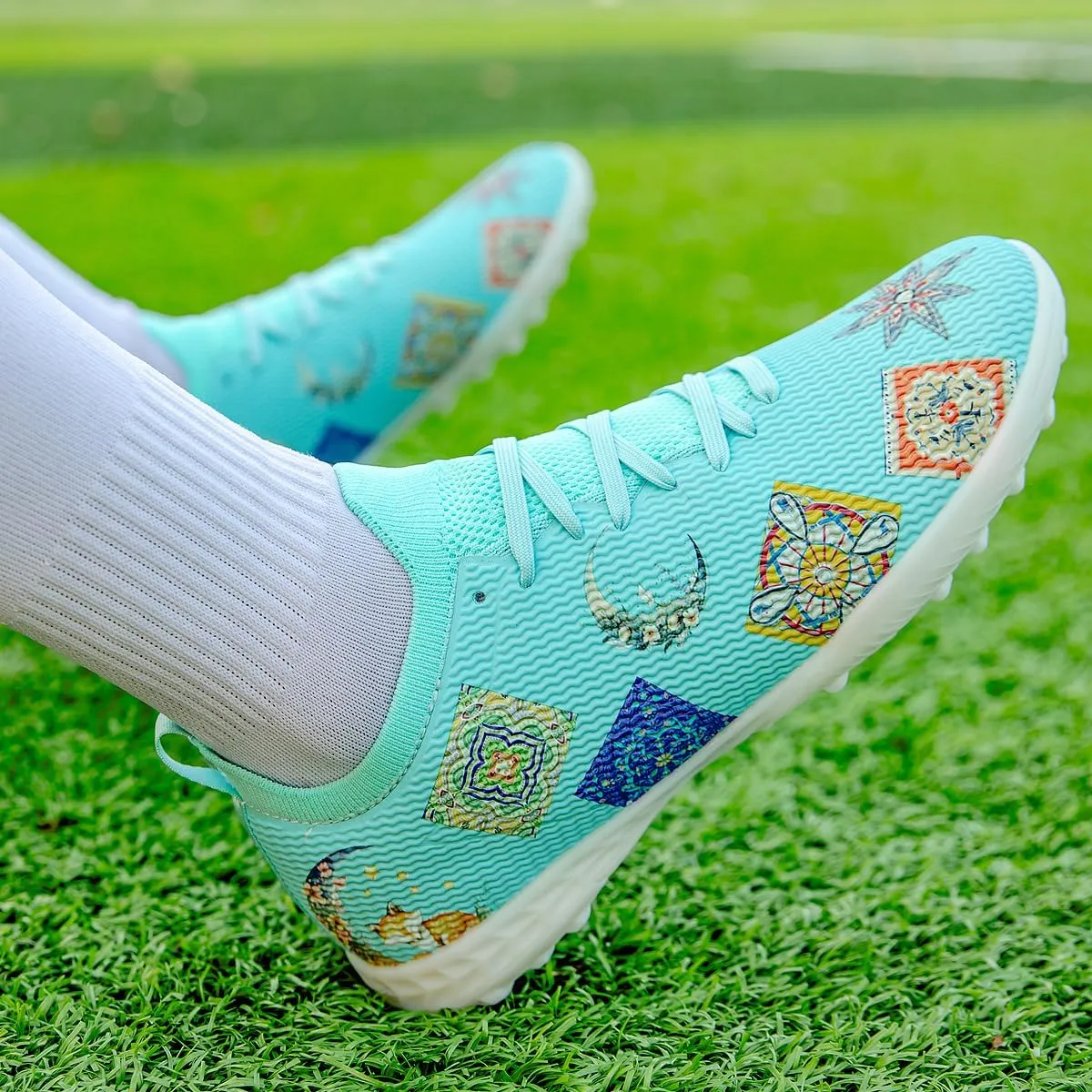 Men's Football Shoes, Indoor and Outdoor Artificial Field Shoes, Low top, Medium Width Version, Training Football Boots