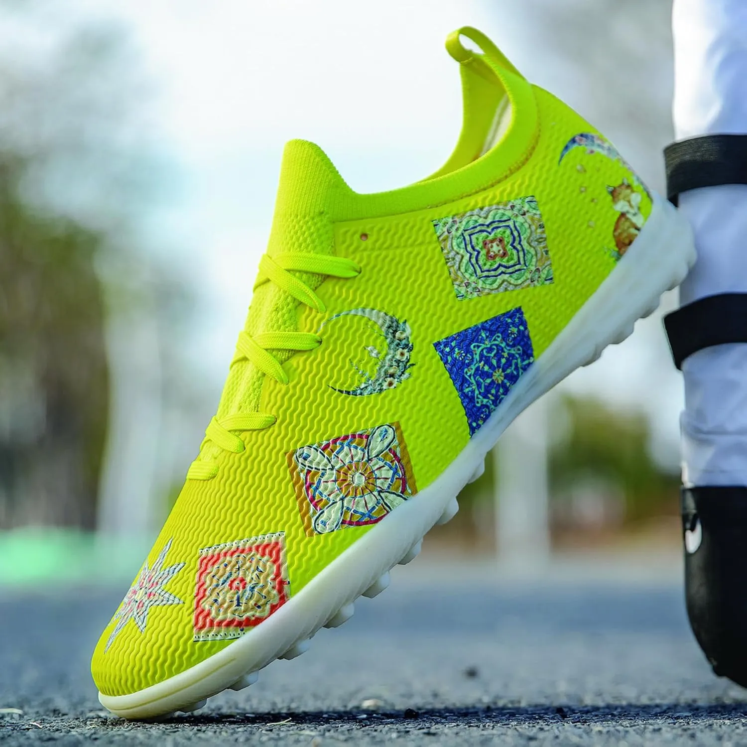 Men's Football Shoes, Indoor and Outdoor Artificial Field Shoes, Low top, Medium Width Version, Training Football Boots