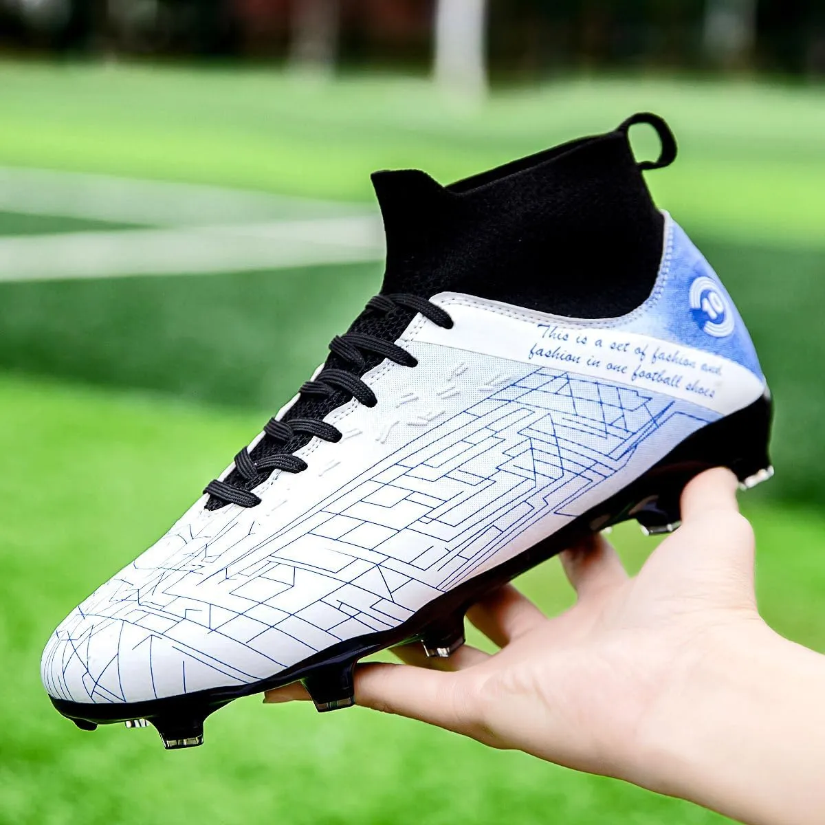Men's Football Shoes with lace up Anti Slip Spikes are Lightweight, Comfortable, Anti Slip, and Durable, Suitable for Professional Match Training