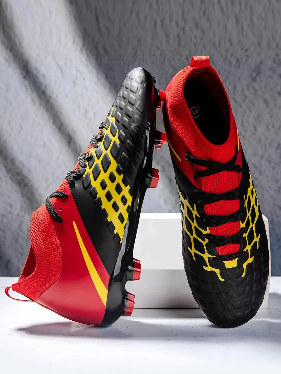 Men's high top Football Shoes, Lightweight Indoor and Outdoor Training Shoes, 5-a-Side Soccer Shoes