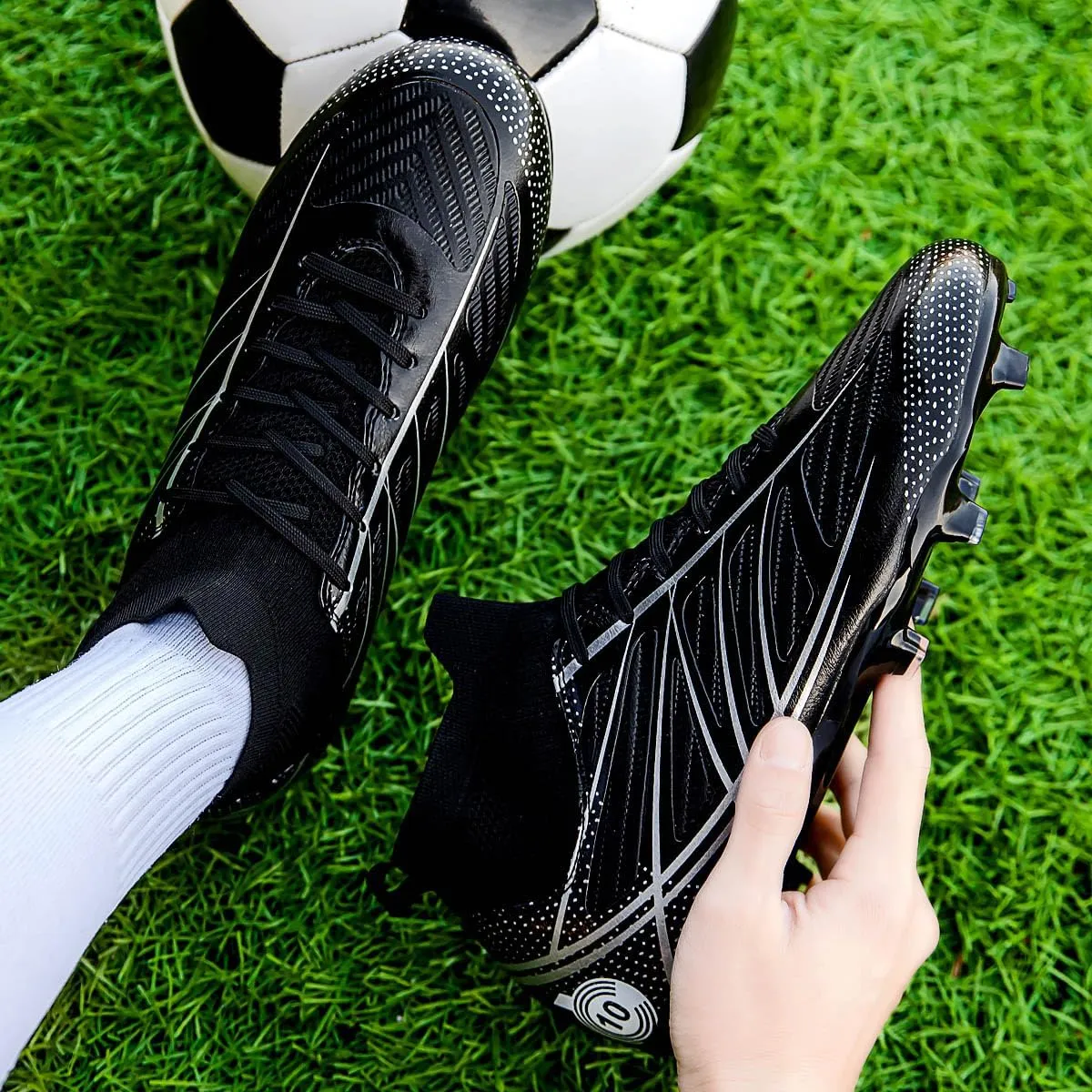 Men's Professional Competition Soccer Shoes, Artificial Turf Anti Slip Training Football Shoes, Lightweight and Flexible.
