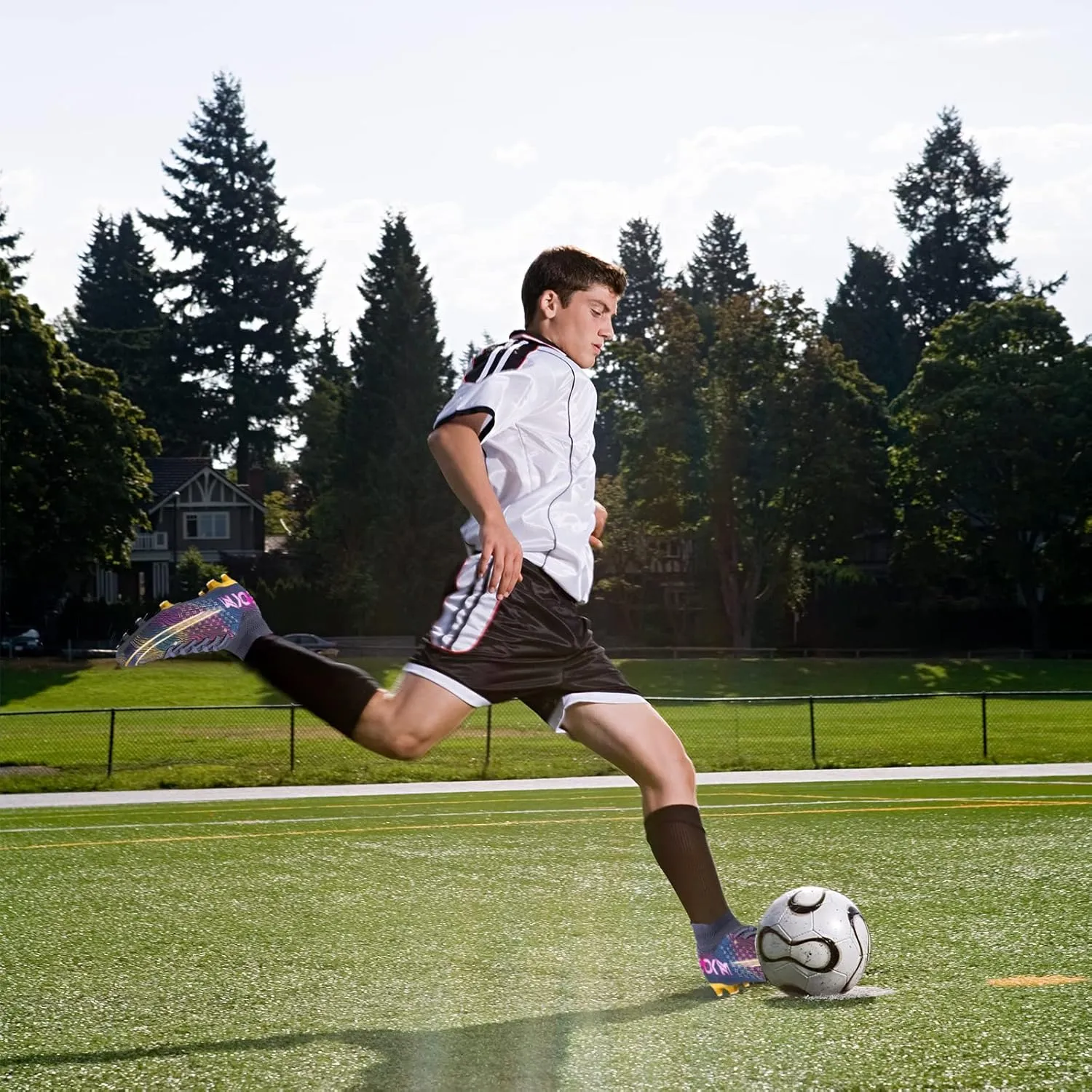 Men's Soccer Shoes Boys Professional High-Top Football Shoes Youth Outdoor Indoor Turf Soccer Cleats