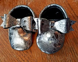 Metallic moccs